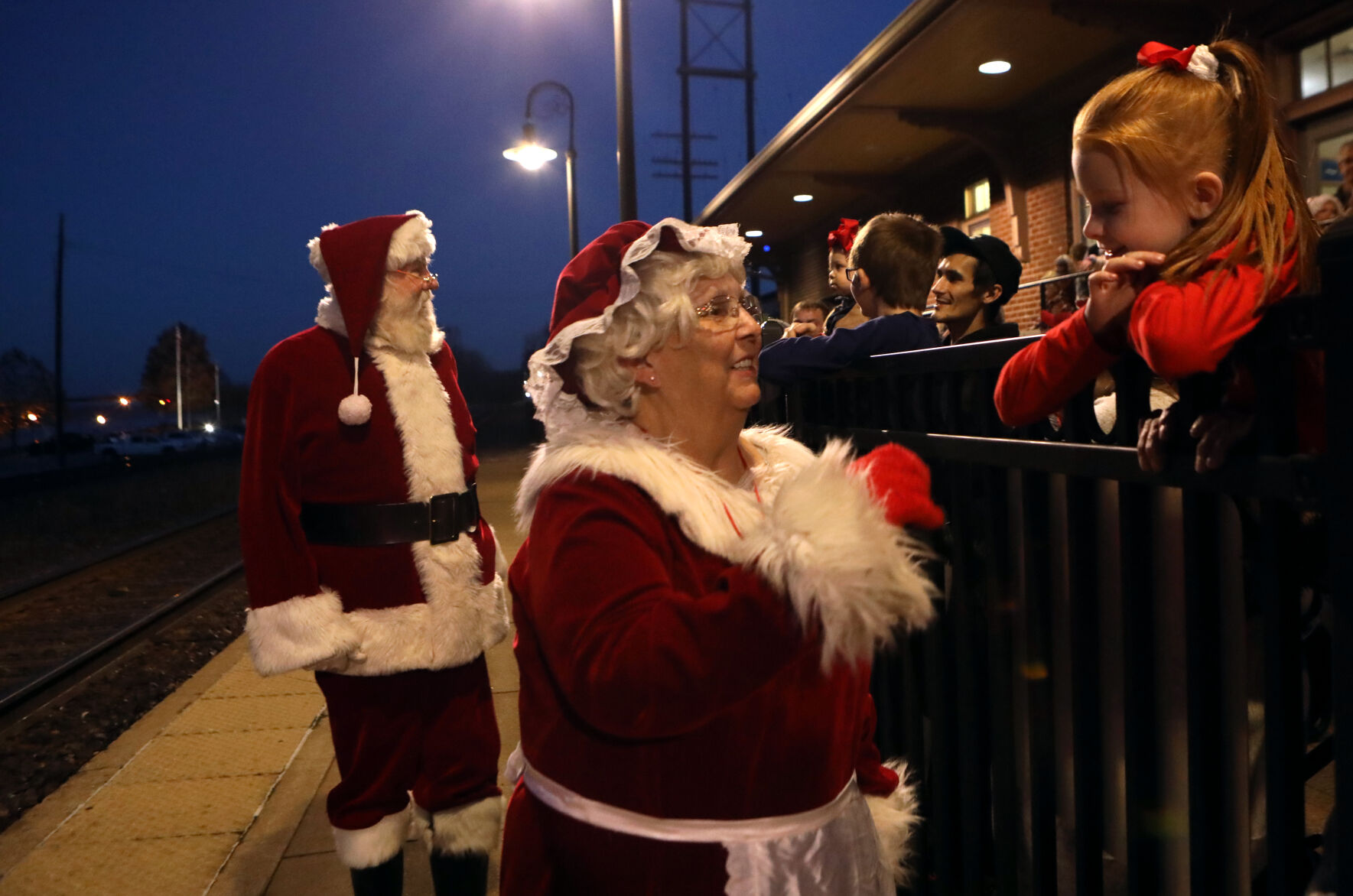 Mrs. Claus talks to Chevy Wagner